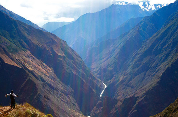 Peru Cuzco/Inca Heartlands Area, Inca Path to Choquequirao, Paul overlooking the Apurimac River - © From Flickr user Roubicek, Walkopedia