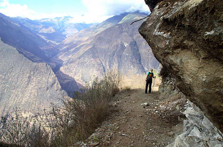 Inca Path to Choquequirao: Steep trails down - © From Flickr user Roubicek