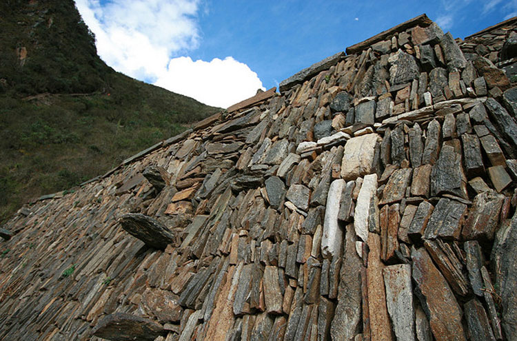 Peru Cuzco/Inca Heartlands Area, Inca Path to Choquequirao, White Woman, High Moon - © From Flickr user Roubicek, Walkopedia