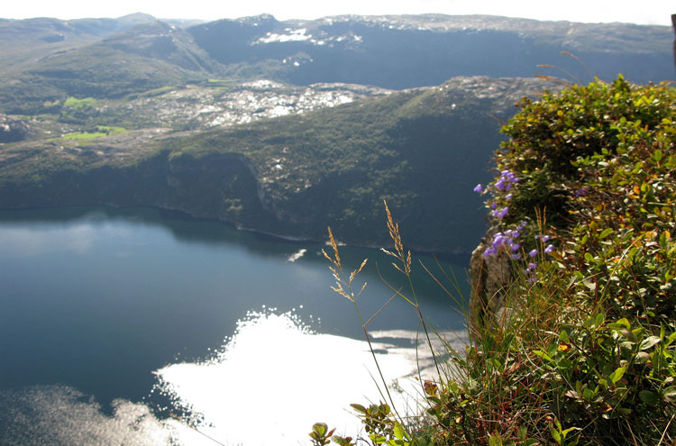 Norway South-west Fjords, Preikestolen, Preikestolen - © From Flickr user Leo_Seta, Walkopedia