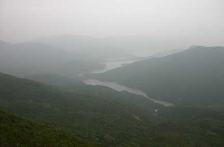 China Hong Kong, Over and Around Mt Violet, Towards Tai Tam in the mist, Walkopedia