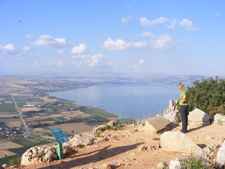 Israel, Jesus Trail, Jesus Trail - Sea of Galilee From top of Mount Arbul, Walkopedia