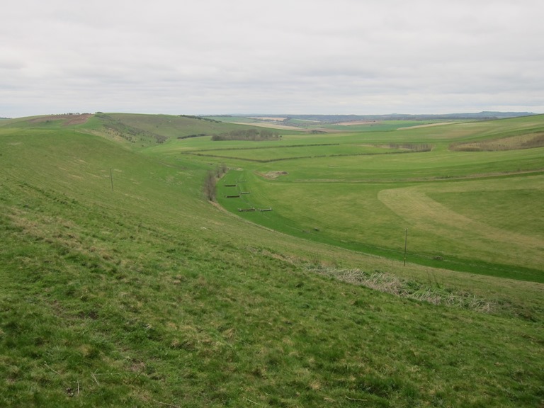 United Kingdom England, The Ridgeway, Smeath's Ridge looking South, Walkopedia