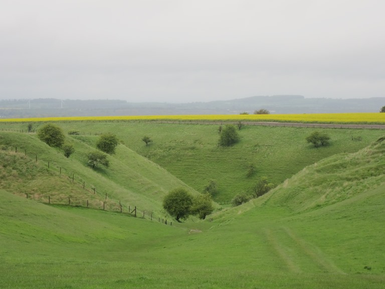 United Kingdom England, The Ridgeway, Steep dry valley, Walkopedia