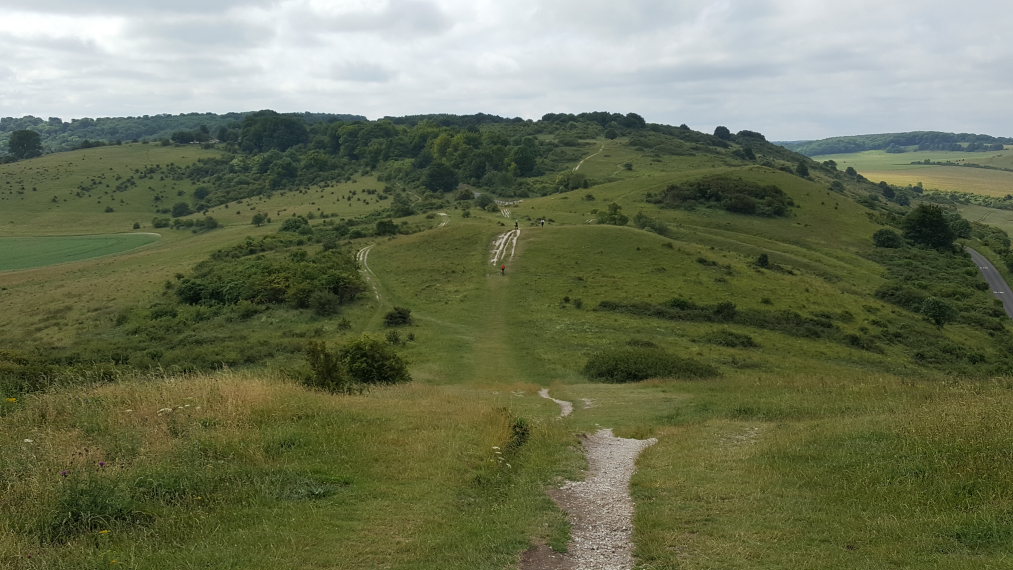 United Kingdom England, The Ridgeway, South from Ivinghoe Beacon, Walkopedia