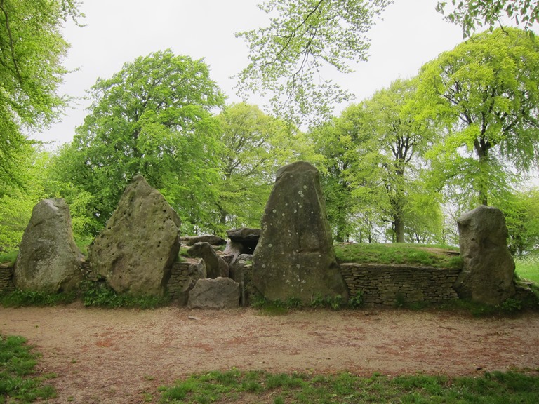 United Kingdom England, The Ridgeway, Wayland's Smithy, Walkopedia