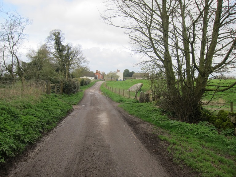 United Kingdom England, The Ridgeway,  Leaving Avebury, Walkopedia