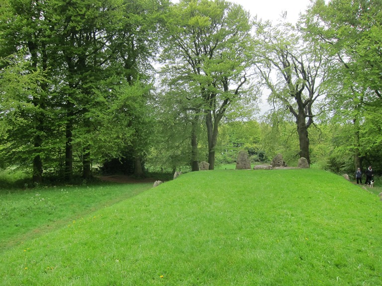 United Kingdom England, The Ridgeway, Wayland's Smithy, Walkopedia