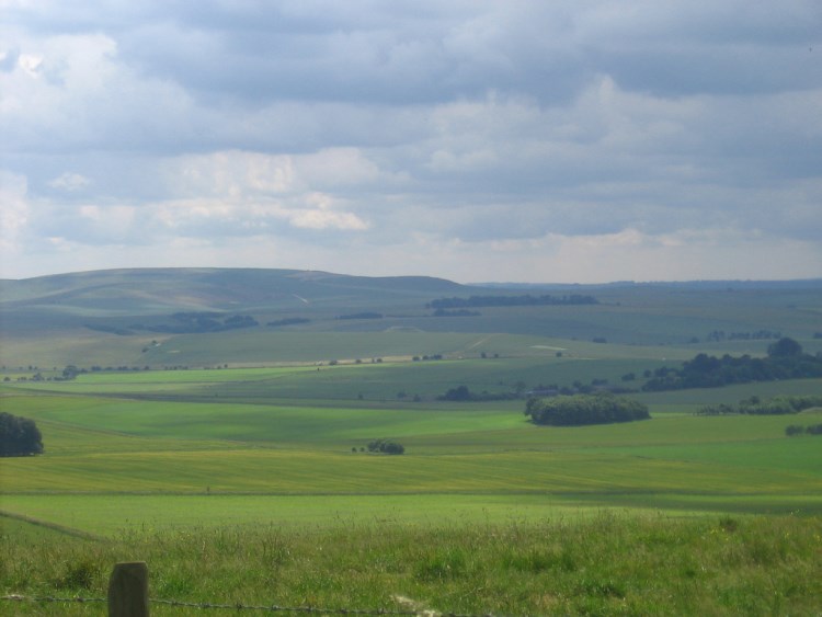 United Kingdom England, The Ridgeway, Silbury in the distance, Walkopedia