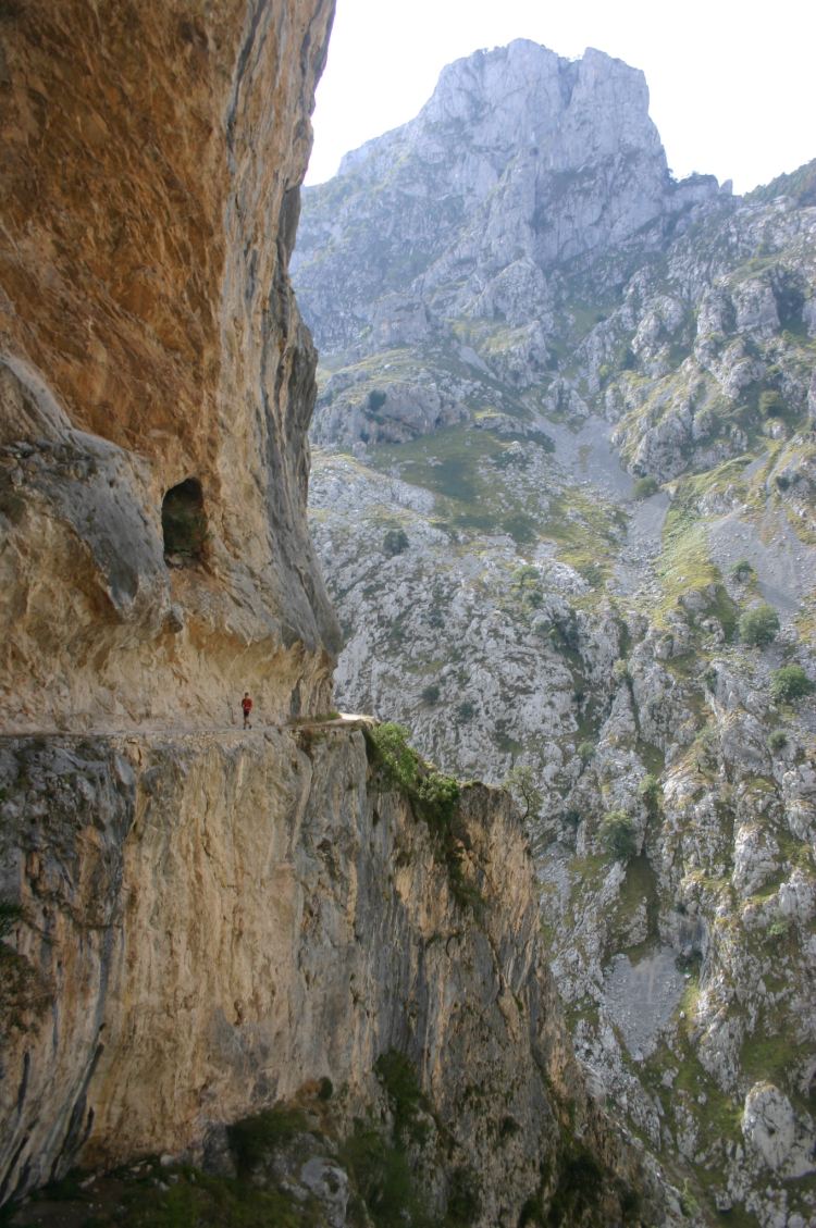 Spain NW Picos de Europa, Cares Gorge (Garganta del Cares), , Walkopedia