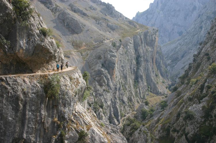 Spain NW Picos de Europa, Cares Gorge (Garganta del Cares), , Walkopedia