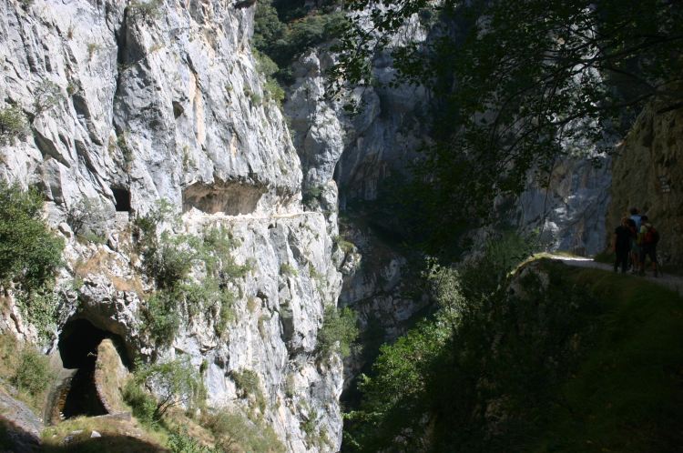 Spain NW Picos de Europa, Cares Gorge (Garganta del Cares), , Walkopedia