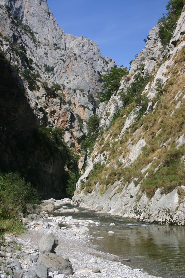 Spain NW Picos de Europa, Cares Gorge (Garganta del Cares), , Walkopedia