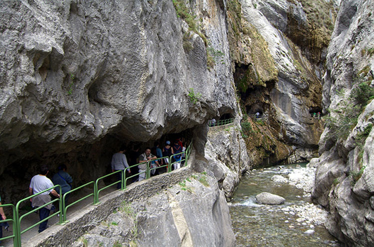 Spain NW Picos de Europa, Cares Gorge (Garganta del Cares), , Walkopedia