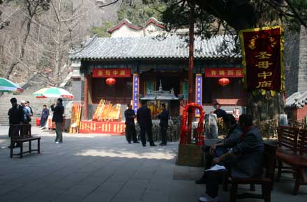 China Eastern Shandong, Tai Shan, Temple, Walkopedia