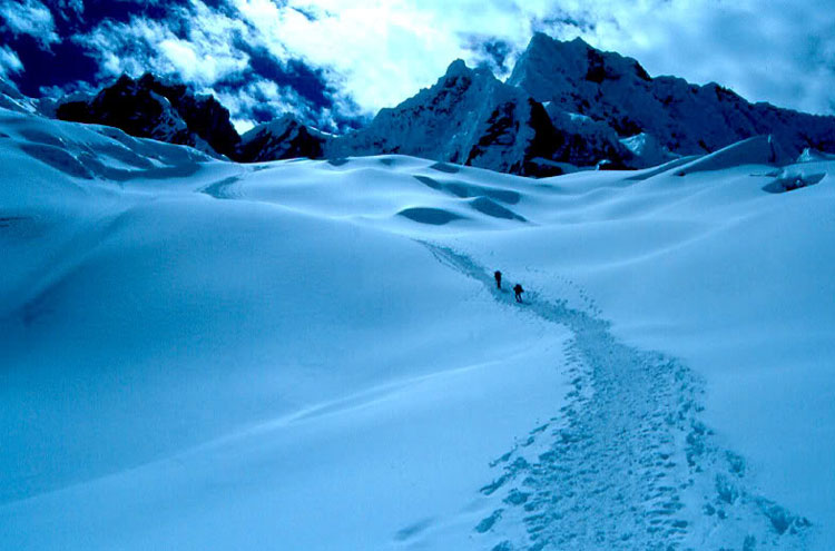 Peru North Huaraz Area, Alpamayo Loop, Alpamayo andinismo escala, Walkopedia