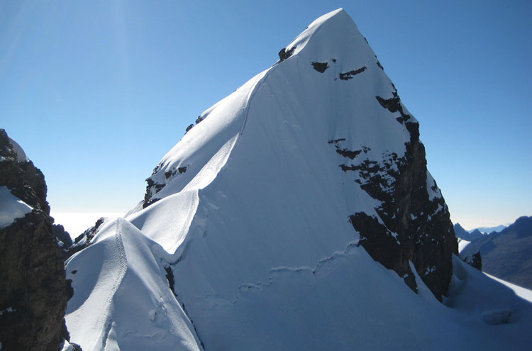 Pequeno Alpamayo - © By Flickr user mik.p Alpamayo Loop: Pequeno Alpamayo - © By Flickr user mik.p