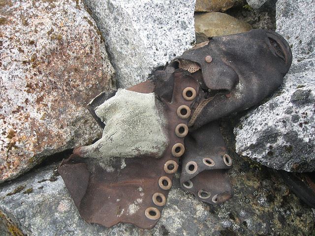 USA Alaska/Yukon, Chilkoot Trail, Chilkoot Trail - a still intact boot left during the stampede, Walkopedia