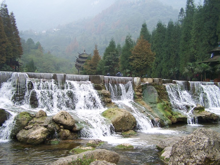 China Sichuan, Qingchen Shan, Waterfalls at Mount Qingchen, Walkopedia