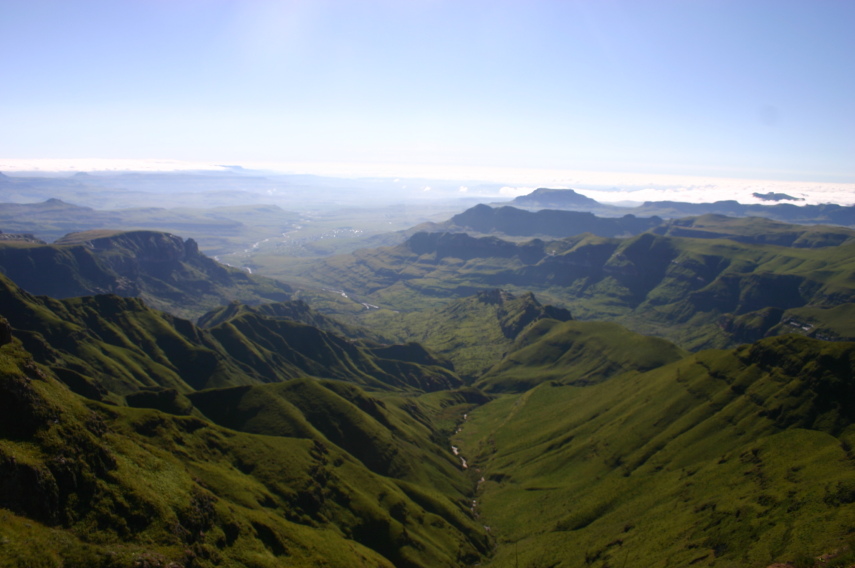 South Africa Drakensberg, North Drakensberg Traverse, From near the Sentinel, Walkopedia