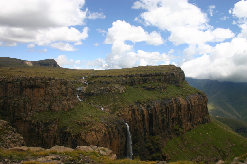 South Africa Drakensberg, North Drakensberg Traverse, From the chain ladder top, Walkopedia