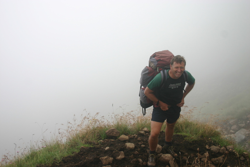 South Africa Drakensberg, North Drakensberg Traverse, Ian descending Rockeries pass, Walkopedia