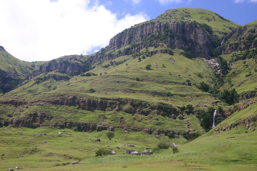 South Africa Drakensberg, North Drakensberg Traverse, Little Berg kraal, Walkopedia