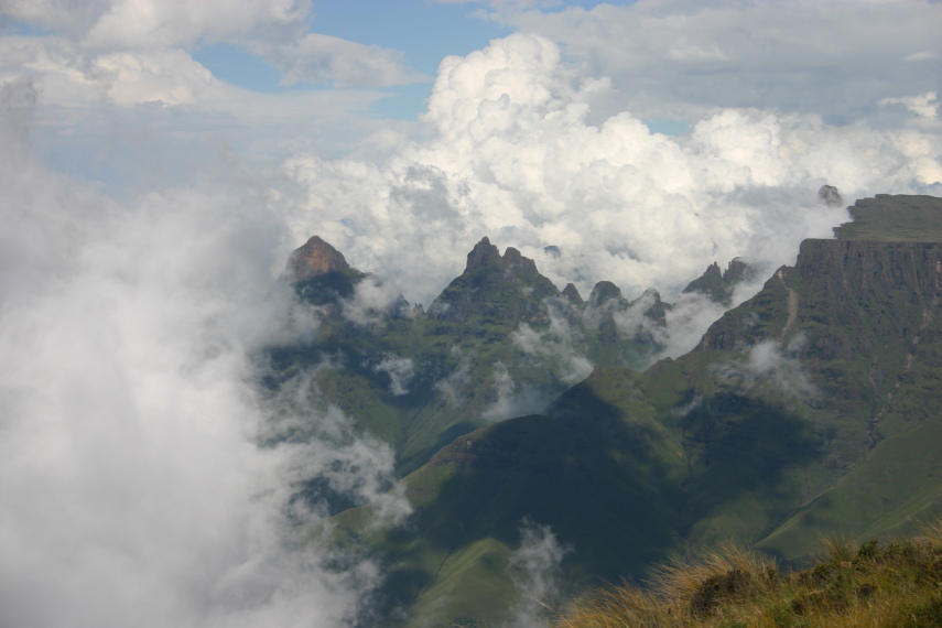 South Africa Drakensberg, North Drakensberg Traverse, From Mbedini Abbey, Walkopedia