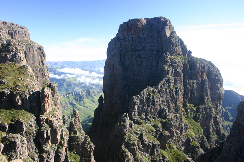 South Africa Drakensberg, North Drakensberg Traverse, Mponjwane Tower, Walkopedia