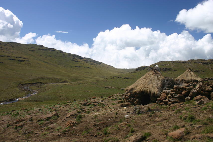 South Africa Drakensberg, North Drakensberg Traverse, Sotho Kraal, Walkopedia