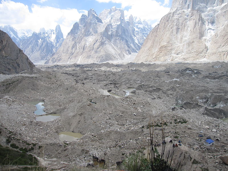 Pakistan, Concordia Trek, Baltoro from Urdukas campsite, Walkopedia