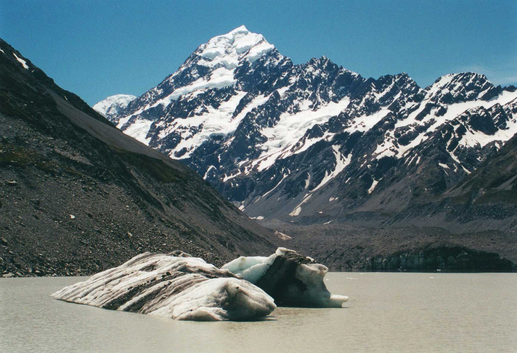 New Zealand South Island Mount Cook Area, Iceberg/Hooker Glacier Lake, Iceberg Lake - , Walkopedia