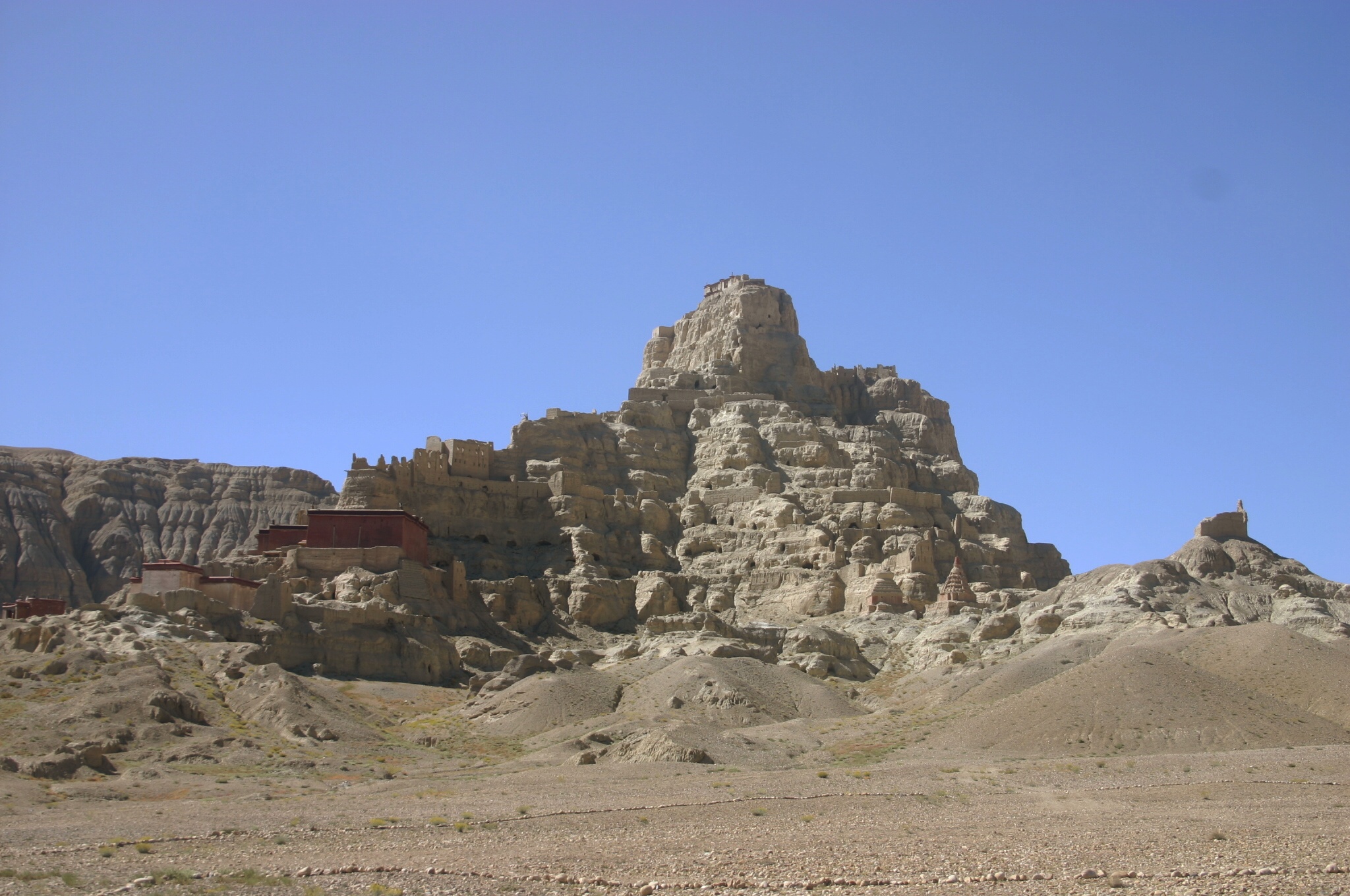 China Tibet, Ruins of Guge Capital, Tsaparang, Tsaparang on its bluff, Walkopedia