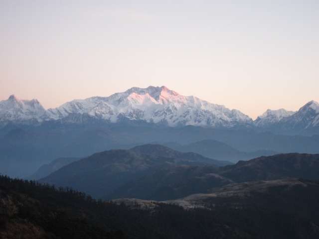 India Sikkim / E Nepal, Kangchenjunga / Singalila, Sandakphu, early light, frosty ridgetop, Walkopedia