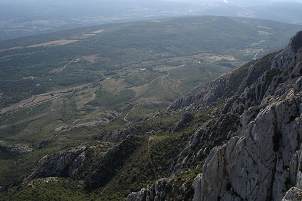 France Provence, Montagne Sainte Victoire (Cezanne's Mountain), Montagne Sainte Victoire, Walkopedia