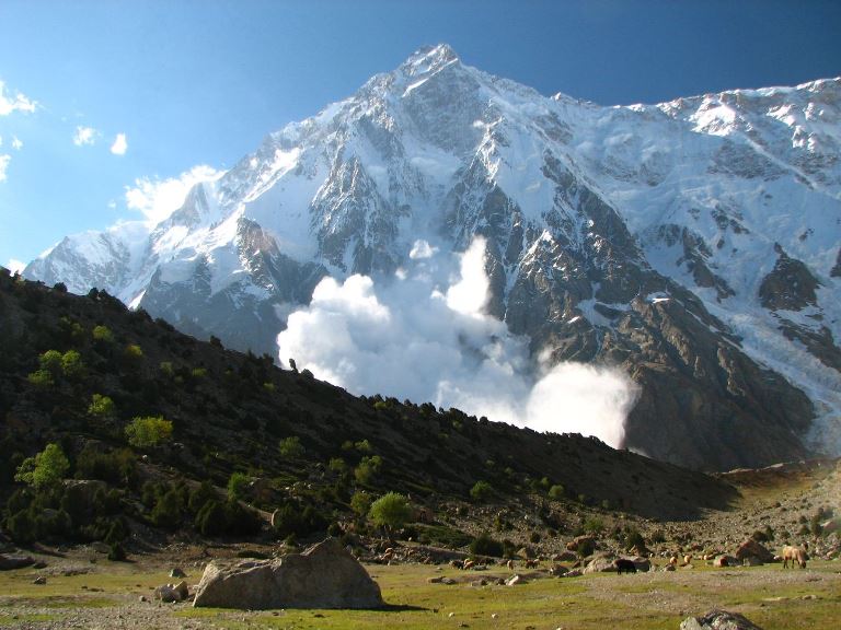 Nanga Parbat
Avalanche on Nanga Parbat (Diamir) - © dreamX flickr user