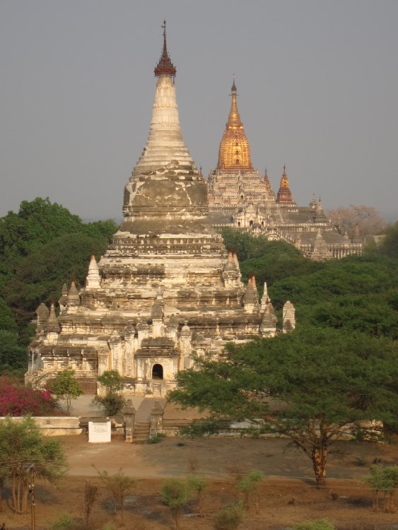 Myanmar, Bagan, Bagan - Ananda behind, Walkopedia