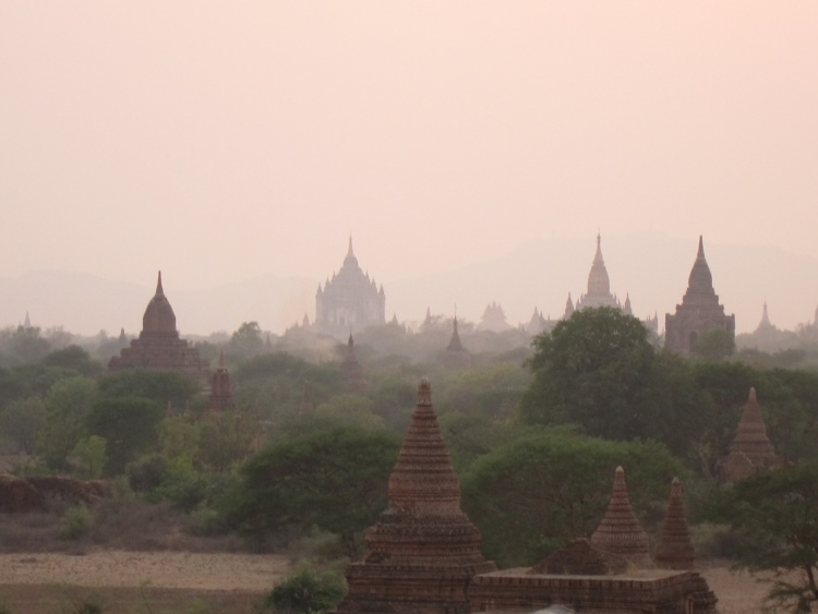 Myanmar, Bagan, Bagan - Evening light, Walkopedia