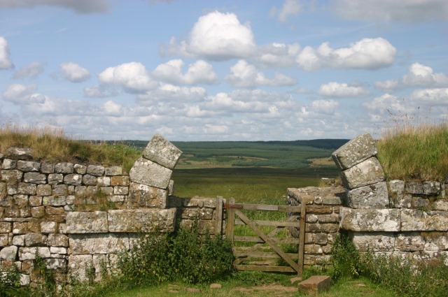 United Kingdom England Hadrian's Wall, Hadrian's Wall Path, Through milecastle gate, Walkopedia