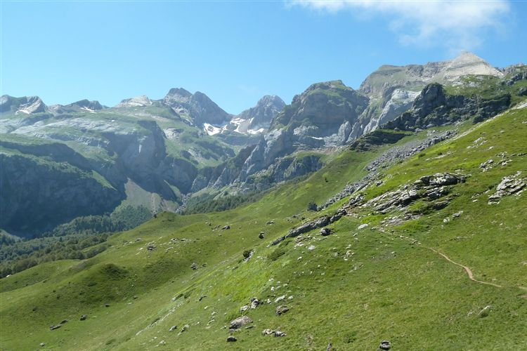 France Pyrenees, Pyrenean Haute Route, View of path beyond Pas d'Echelle - 10082013, Walkopedia