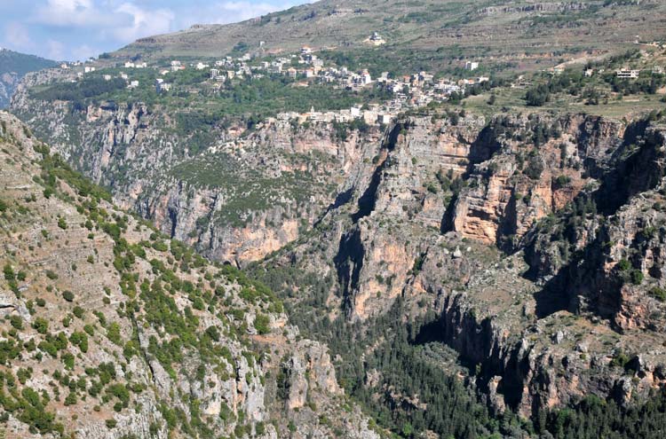 Lebanon, Q'adisha Valley, Entrance to Q'adisha Valley, Walkopedia