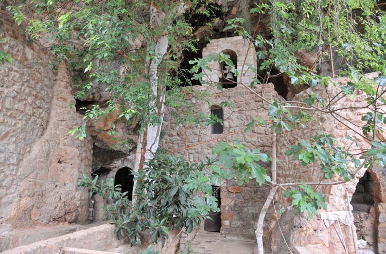 Where the hermit still lives - ©By Stephen Barber Q'adisha Valley: Where the hermit still lives - ©By Stephen Barber