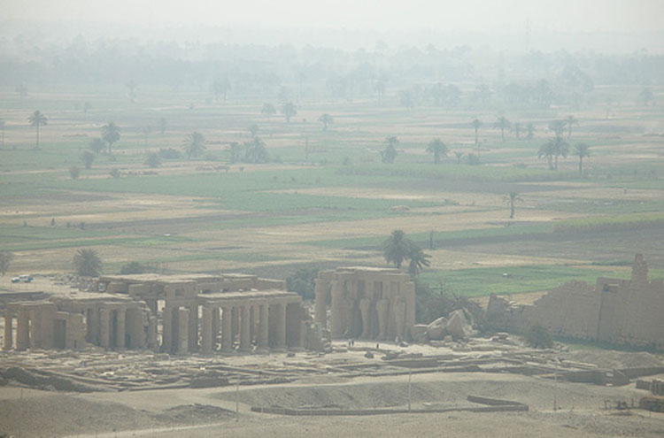 Egypt, To the Valley of the Kings, The Ramesseum - © From FLickr user Argenberg, Walkopedia