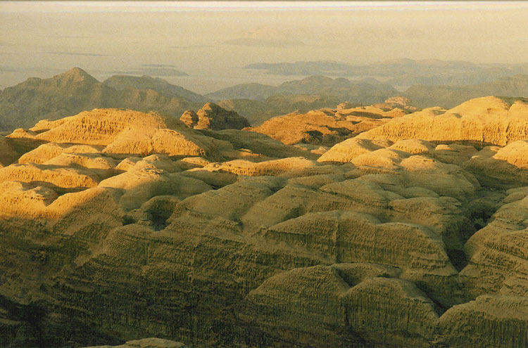 Jordan Wadi Rum, Around Jebel Rum, Jebel Rum domes, Walkopedia