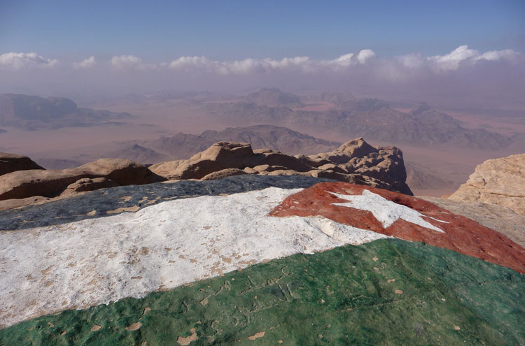 Jordan Wadi Rum, Around Jebel Rum, Jebel Rum summit flag, Walkopedia