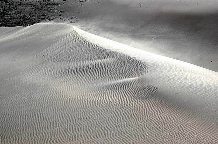 Atacama Desert: Sand dune near the Atacama giant - © from Flickr user Erazo-Fischer