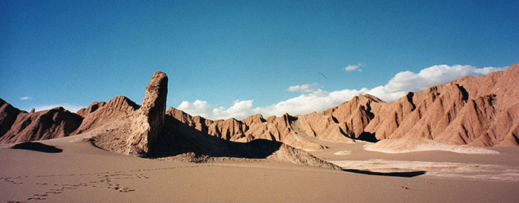 Chile, Atacama Desert, Desierto de Atacama - ? From Flickr user ClearlyCool, Walkopedia