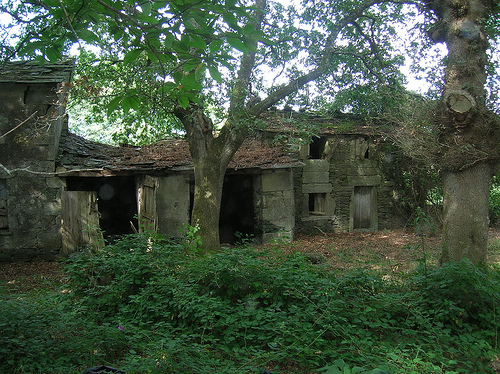 Spain NW The Camino, Camino del Norte (Camino de Santiago alternative route), Farmhouse, Camino Primitivo, Walkopedia