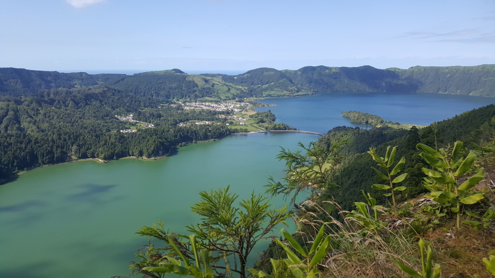 Portugal Azores Sao Miguel, Caldeira das Sete Cidades, from exit track, Walkopedia