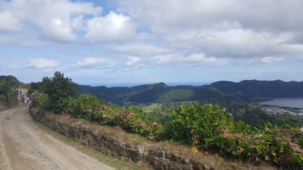 Portugal Azores Sao Miguel, Caldeira das Sete Cidades, rim track, Walkopedia